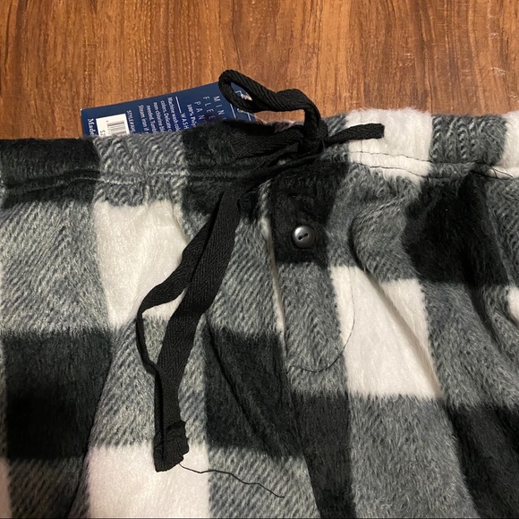 Essential Loungewear Minky Fleece Men’s Black Pjs - Picture 2 of 2